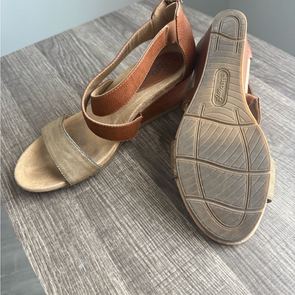 EuroSOFT by Sofft Stylish Sandals with Brown and Tan Straps - Picture 4 of 11